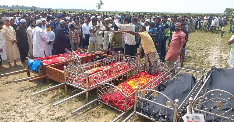 নওগাঁর নিহতদের জানাজা